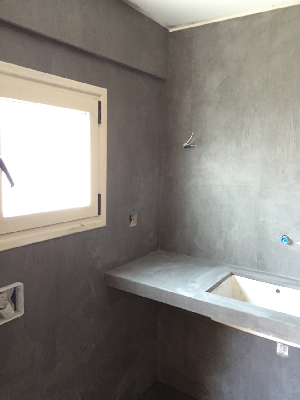 Ανακαίνιση σε μπάνια στην Πεντέλη