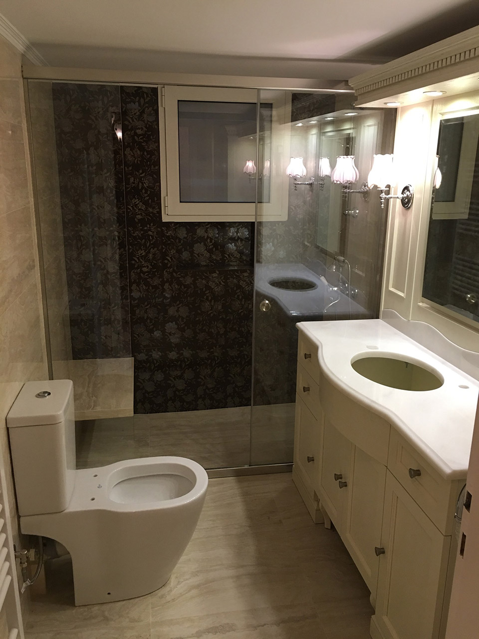 Ανακαίνιση μπάνιου σε οικία στο Μαρούσι πριν και μετά