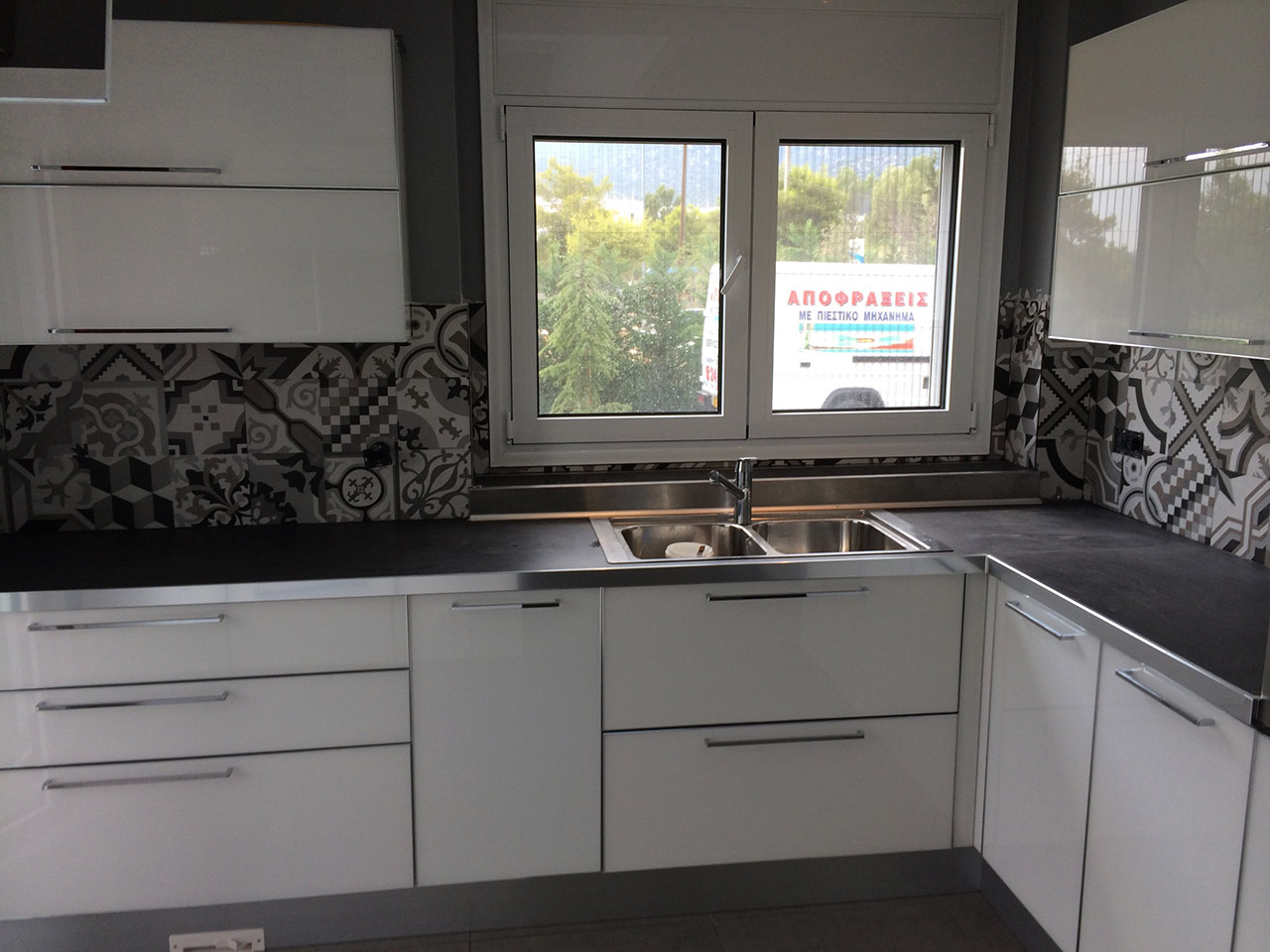 Ανακαίνιση κουζίνας σε οικία στους Θρακομακεδώνες