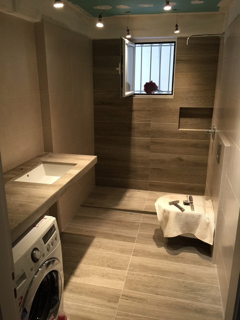 Ανακαίνιση μπάνιου σε οικία στα Βριλήσια πριν και μετά