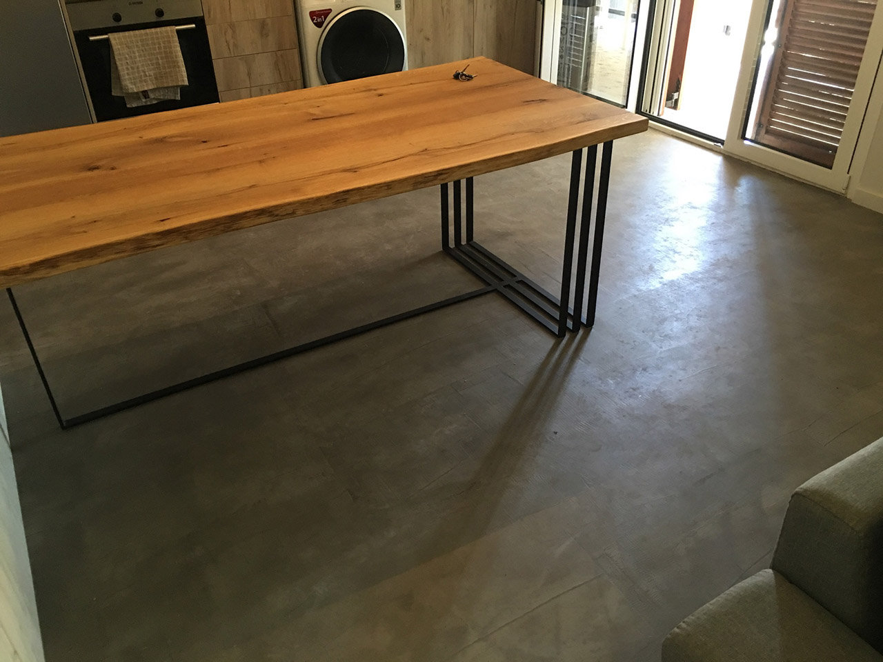 Πατητή τσιμεντοκονία σε εξοχικό στην Κερατέα